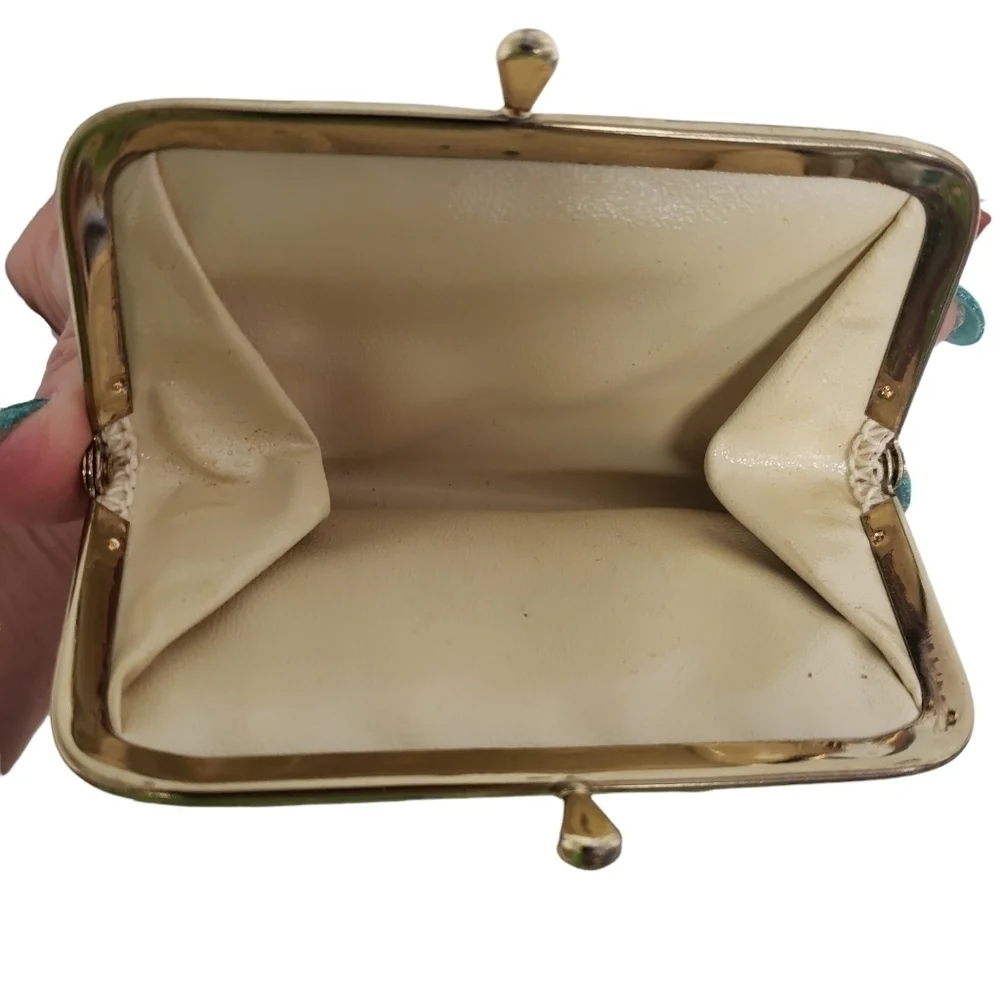 Vintage Amity Leather Wallet Kiss Clasp Coin Bi-Fold Snap Closure Unused